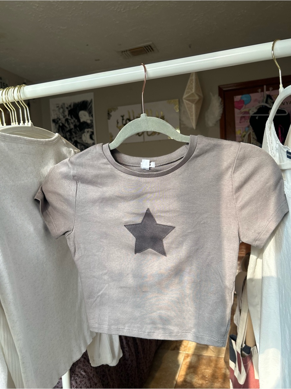 garage baby tee with Star Patch - Taupe